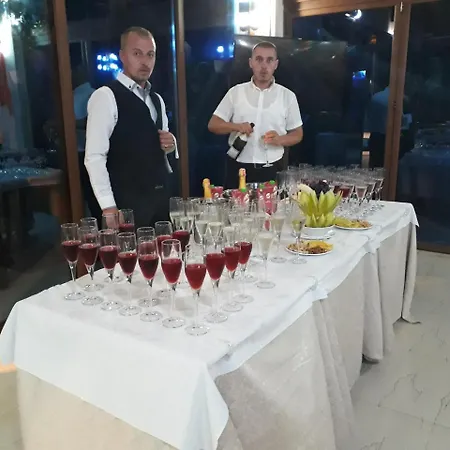 Ξενοδοχείο 3 Vellezerit