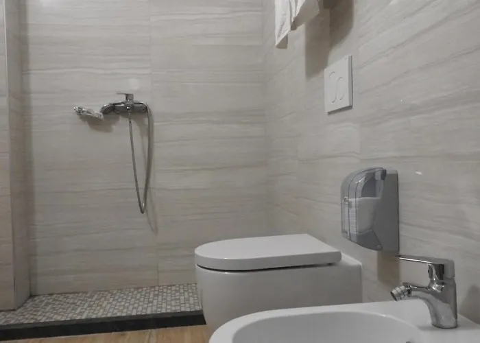 Hotel 3 Vellezerit 4*