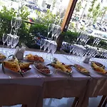 3 Vellezerit 호텔 Durrës