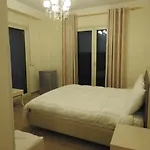 호텔 3 Vellezerit 4*