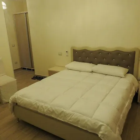 3 Vellezerit Отель 4*