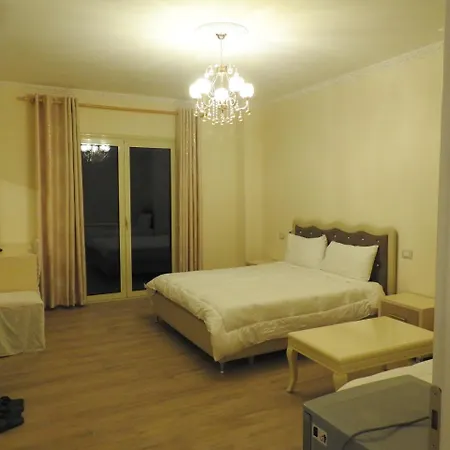 3 Vellezerit Дуррес