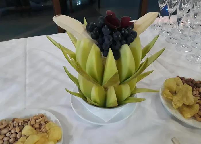 3 Vellezerit Szálloda 4*