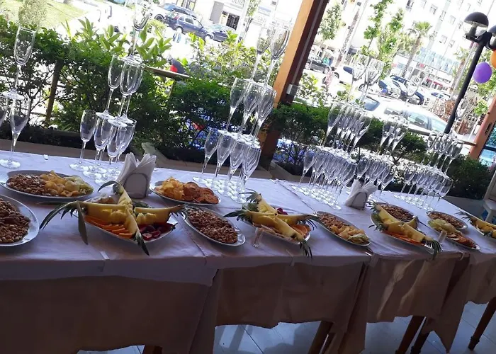 3 Vellezerit Szálloda Durrës