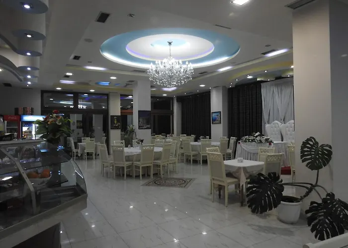 3 Vellezerit Szálloda Durrës