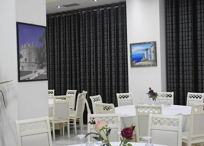 3 Vellezerit Hotel 4*